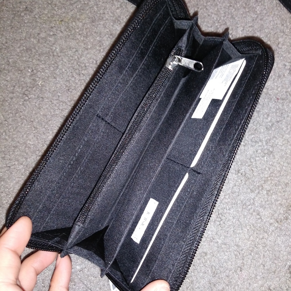 Wallets - Picture 4 of 4